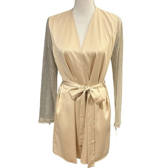 Flora Nikrooz Showstopper Satin Robe Size S Champagne Satin Lace Bridal NWT - Picture 2 of 16
